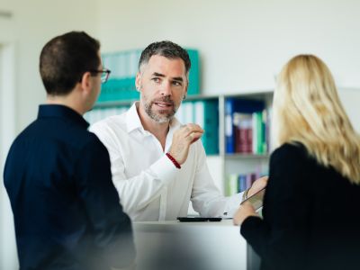 Vertrauen aufbauen mit deiner Marke — Die 5 Trigger, die dein Nervensystem überzeugen