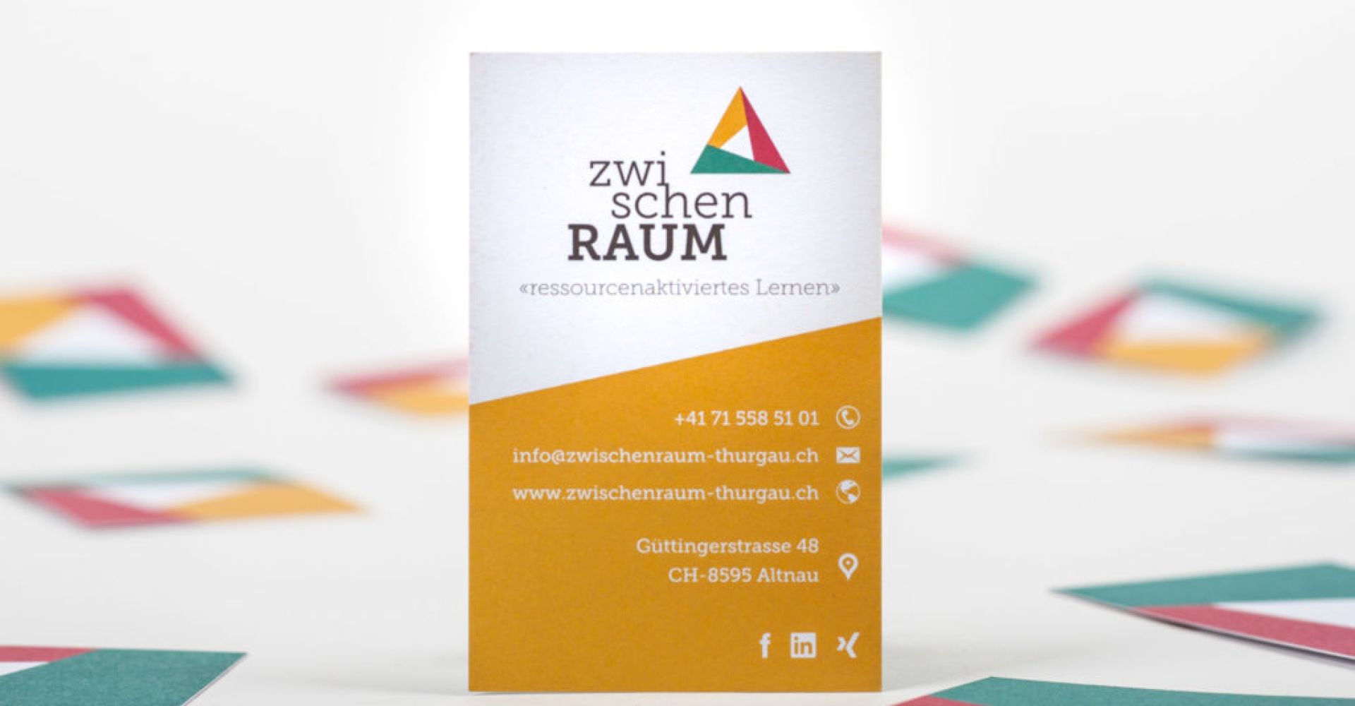 Konventionelle Schulen hatten keinen Platz für diese Kinder. Lucas Zuppinger hat einen geschaffen. Wir haben den Auftritt gebaut, der Eltern den Weg dorthin zeigt.